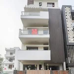 capital-o-85585-the-arjun-hotel.top-gurgaonhotels.com/